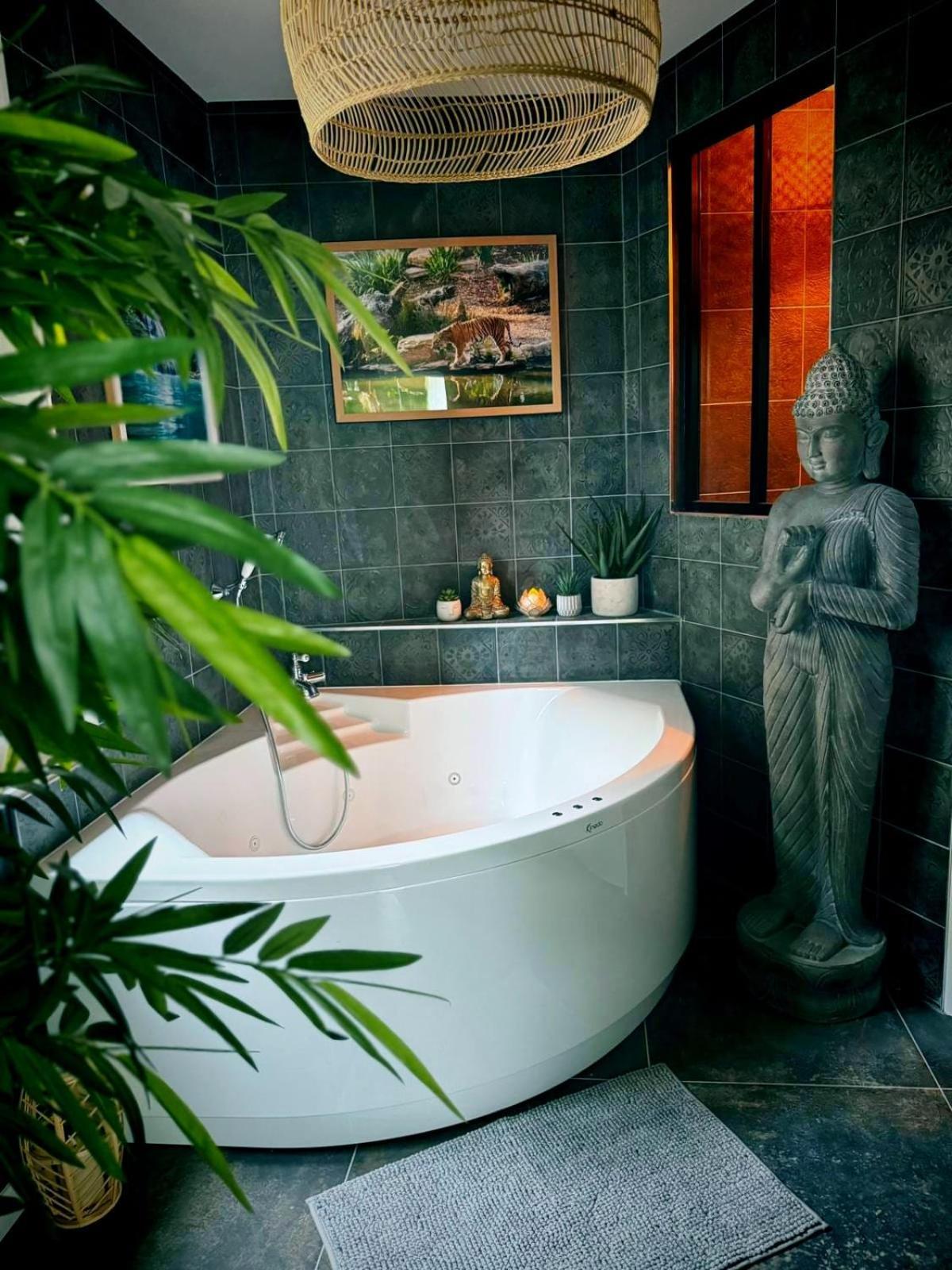 La Jungle Insolite, Spa, Ecran Cinema, Lit A Baldaquin King Size, Day Use, 10 Min Centre Amiens Bagian luar foto